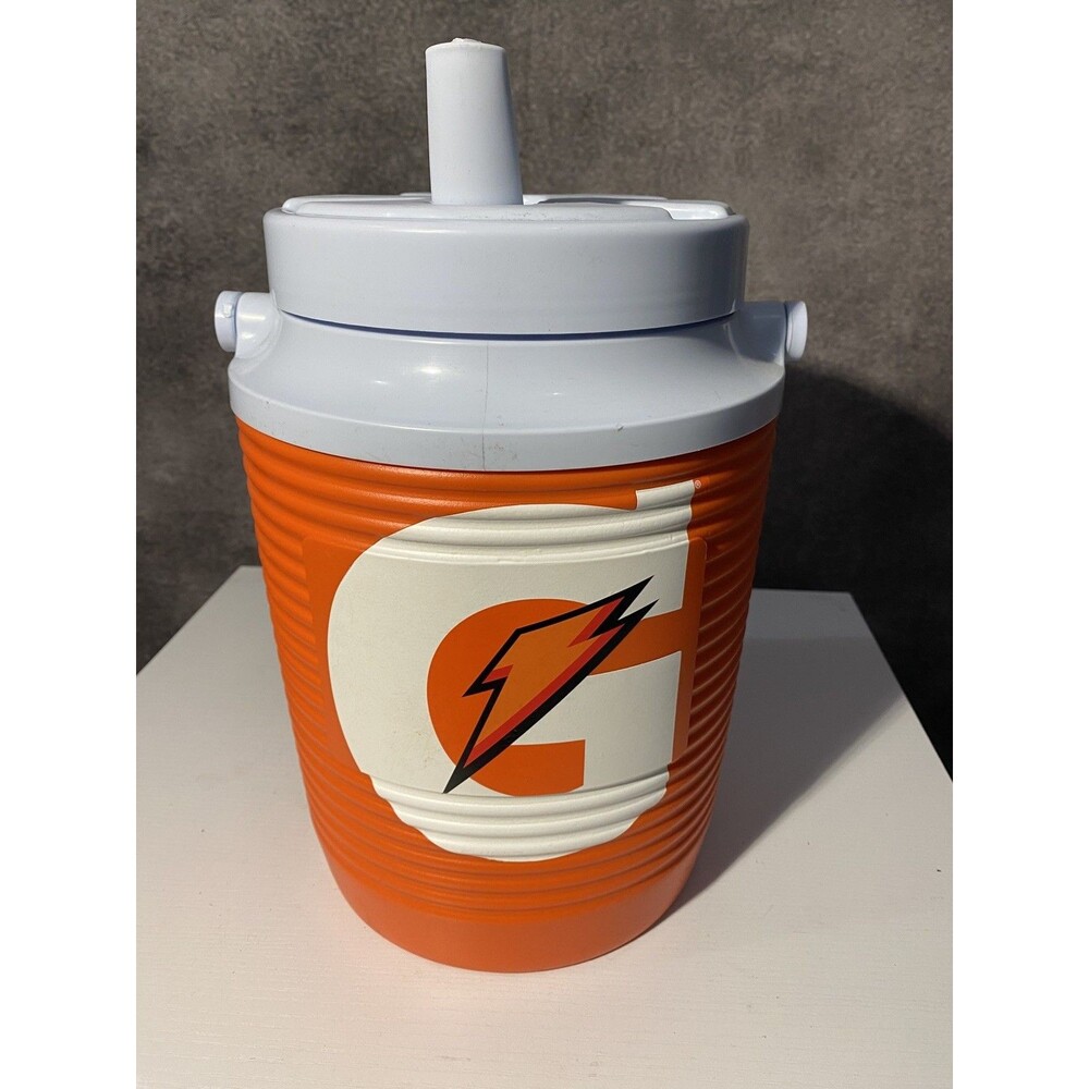 Gatorade Rubbermaid 1 Gallon Water Jug Cooler Spout Orange White Model 1872532